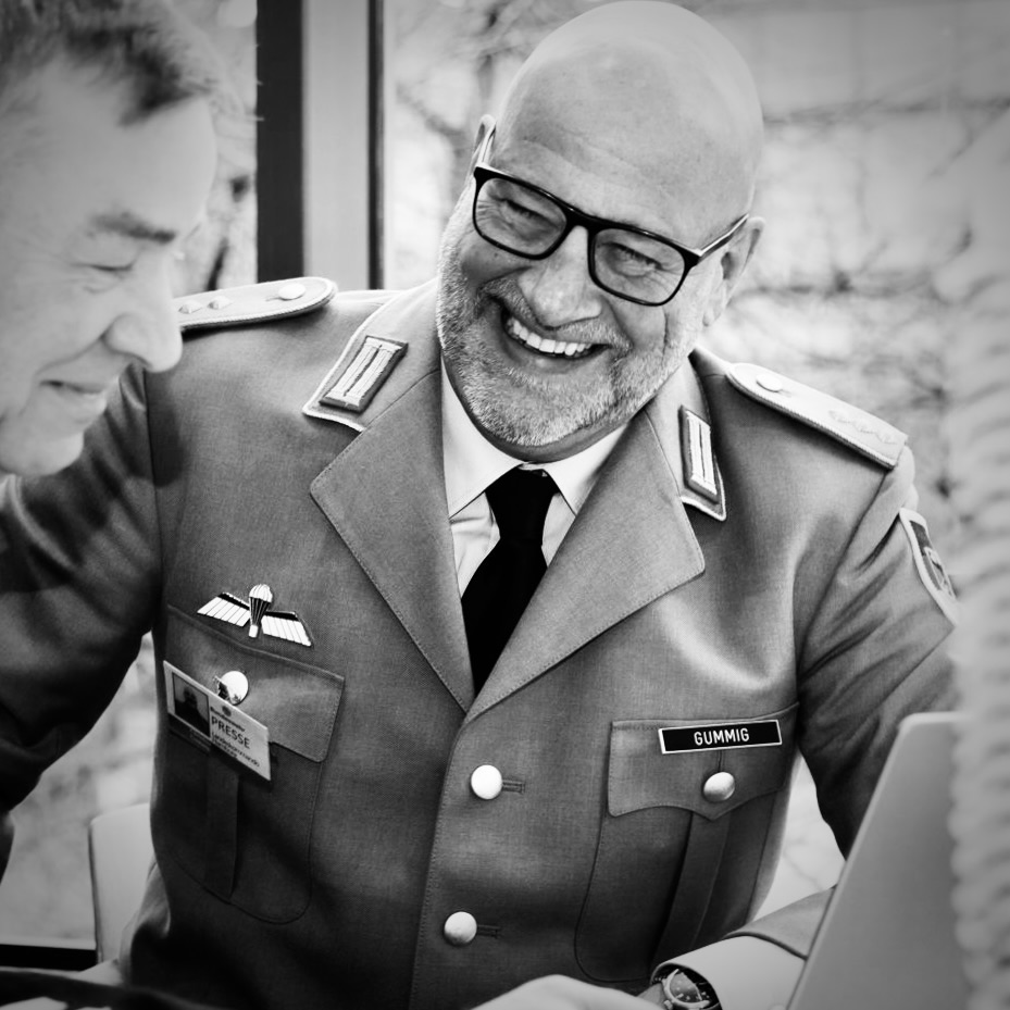 Christian Gummig als Reserveoffizier in Uniform